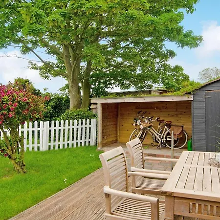 Huus Ant Diek Holiday home Norden